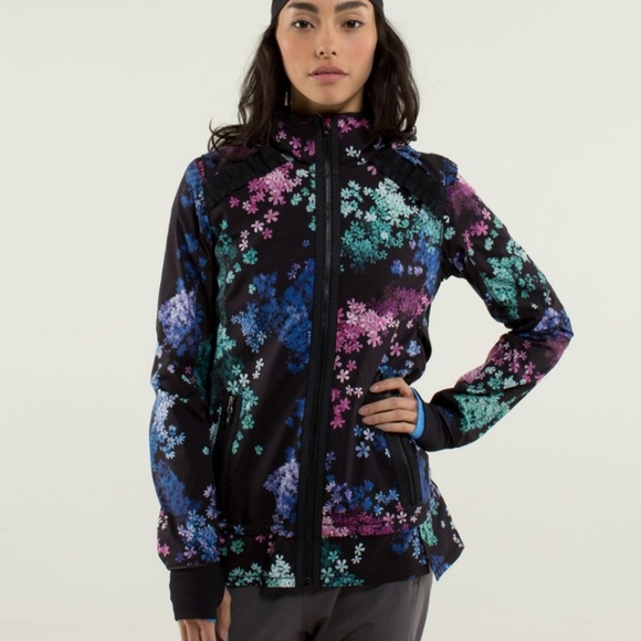 Lululemon Run: Bandit Jacket- Petal Pop Multi/black, size 4 jacket - Picture 1 of 7